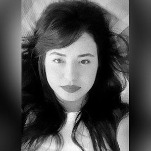 Meet your Posher, Ebru